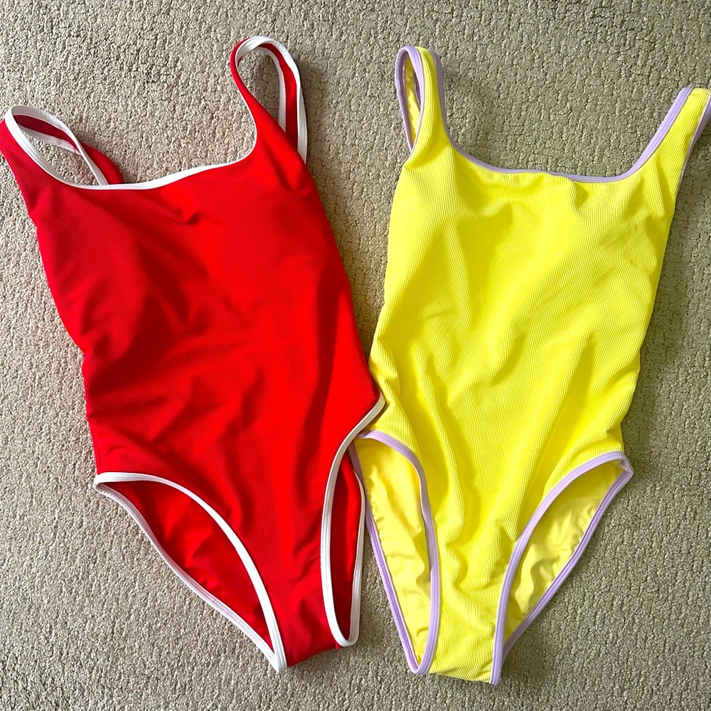 Lain Snow sz Large one pieces - Picture 2 of 2